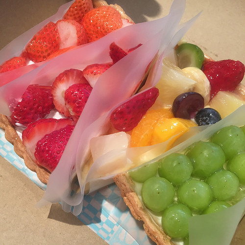 今日はちょっと贅沢にキルフェボンのタルトを。
