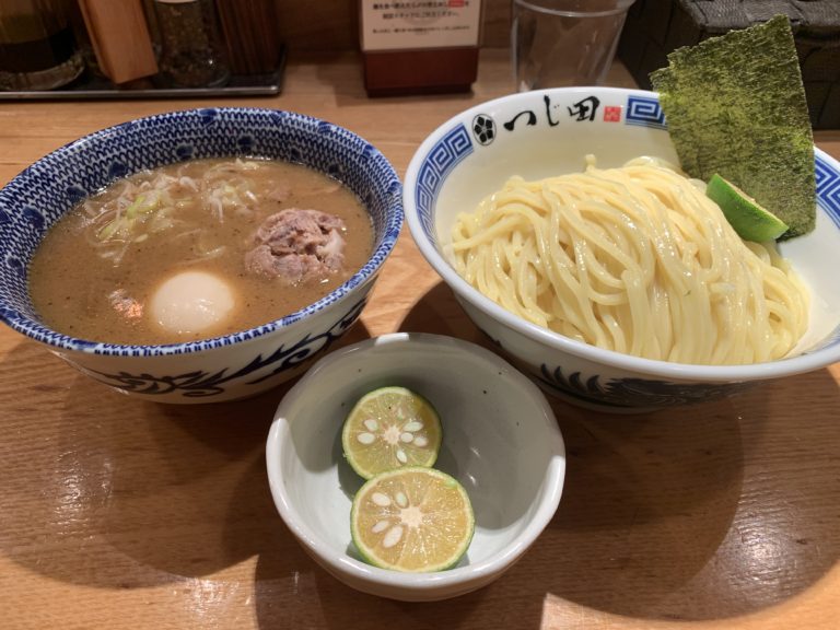 ラーメンに”すだち”がマジ美味い|つじ田 八重洲店